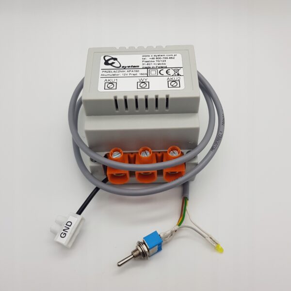 Automatyczny przełącznik akumulatorów APA150 C-System